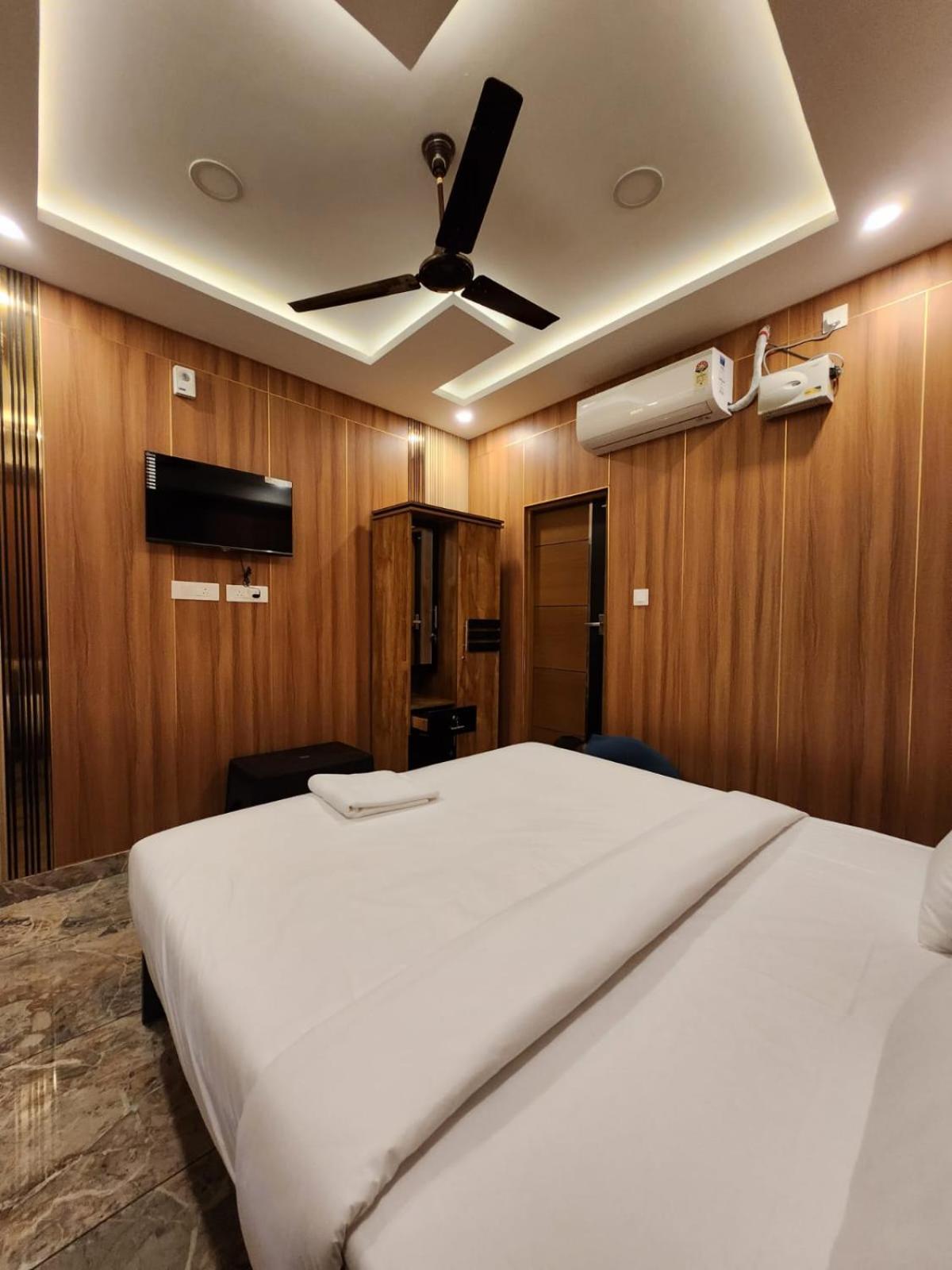 Royal View Residency Hotel Attingal Kültér fotó